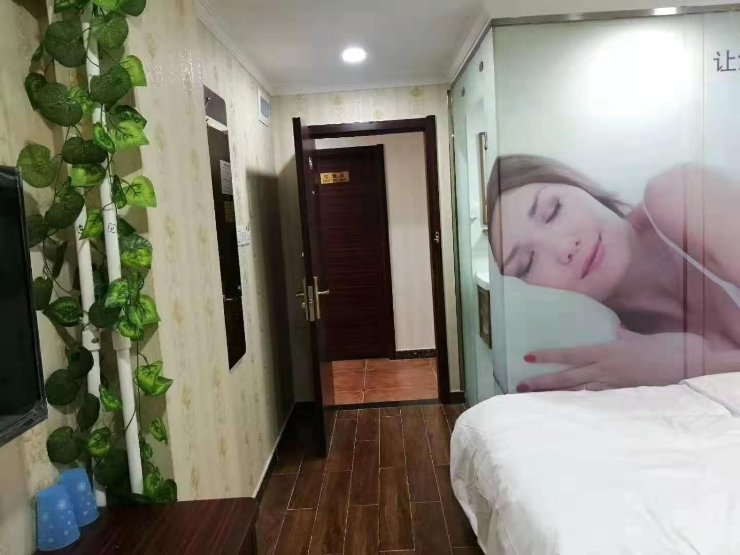 经济大床房