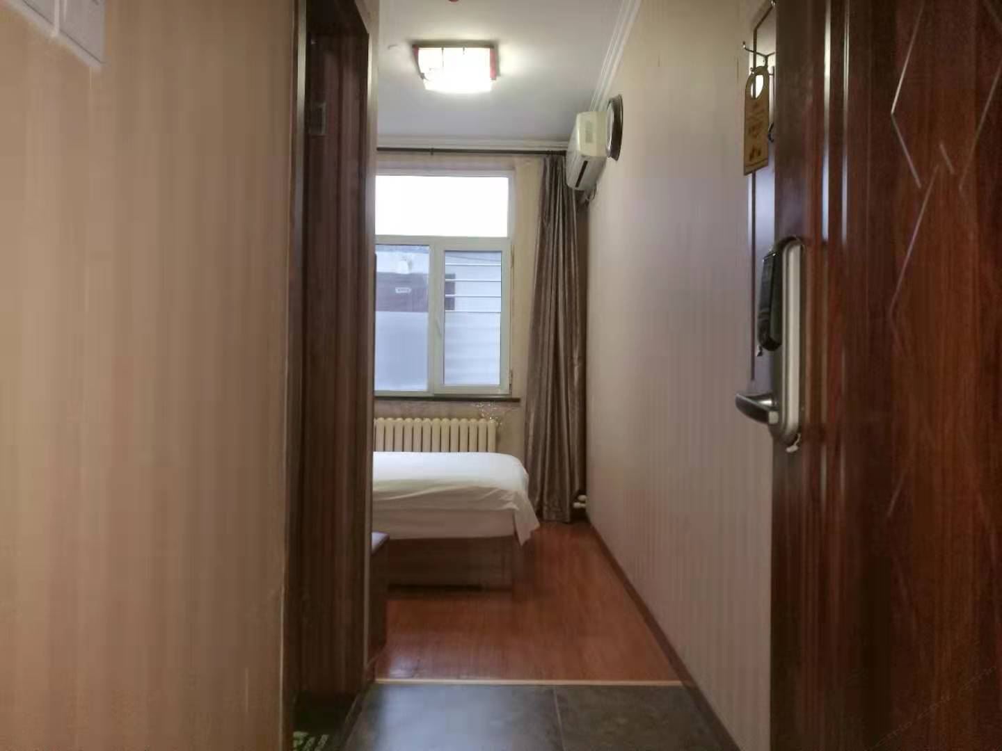 经济大床房