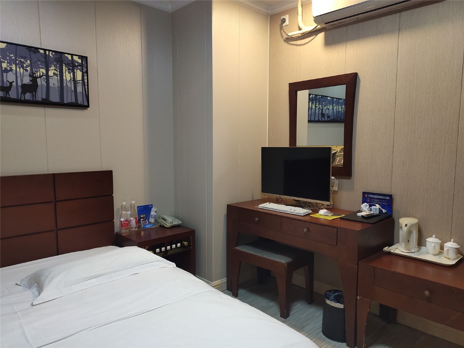 商务大床房(无窗)