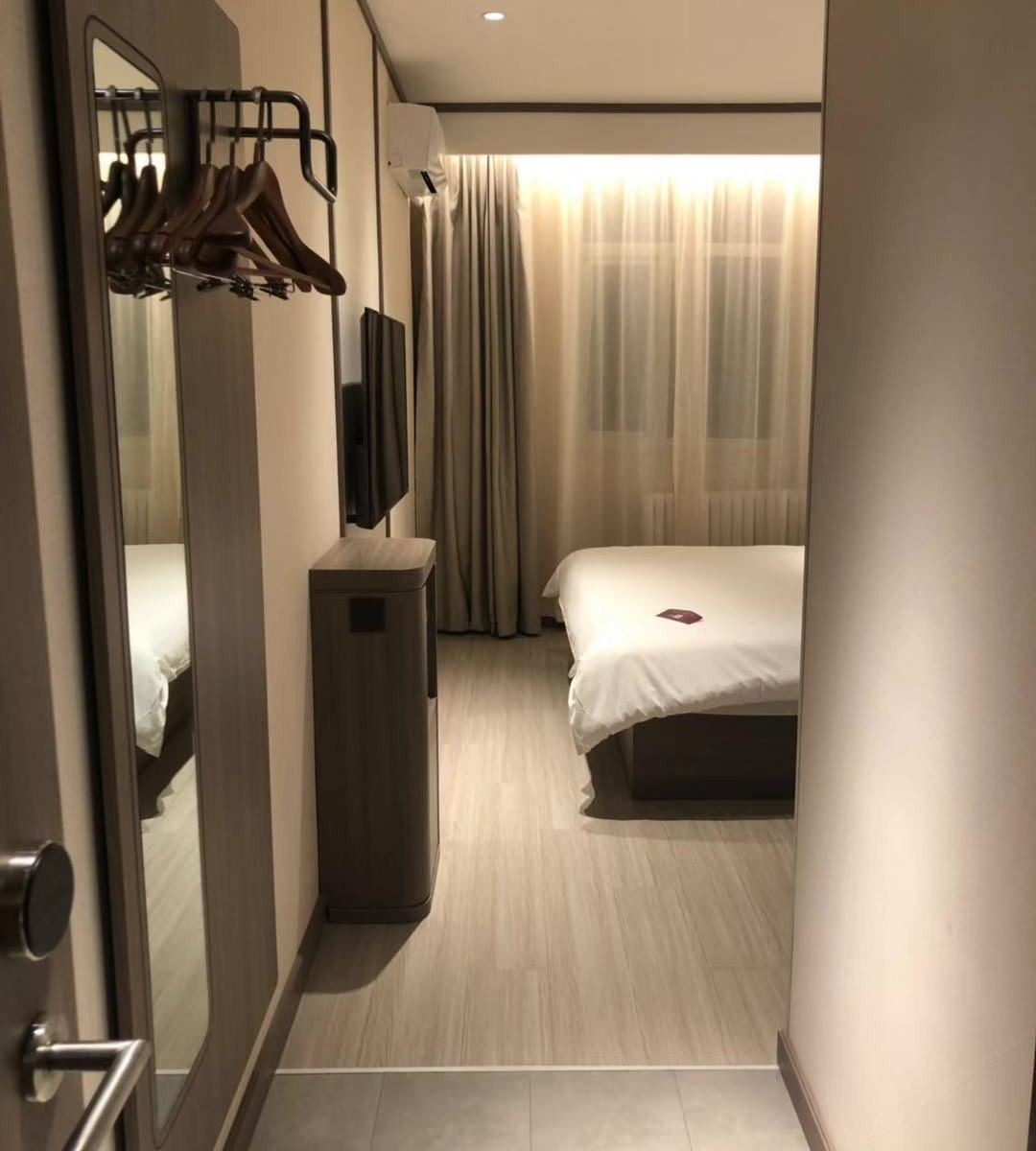 高级大床房