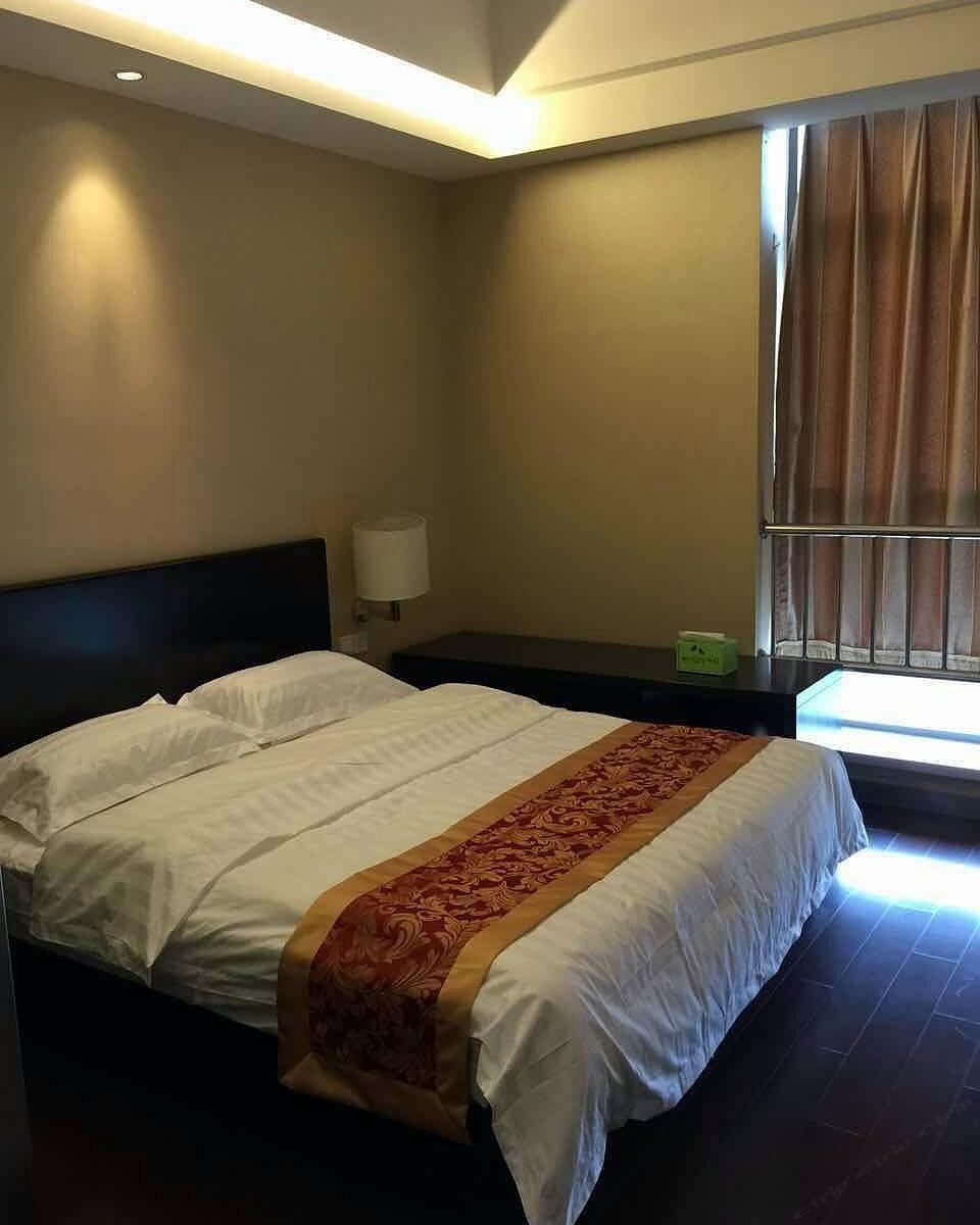 豪华大床房
