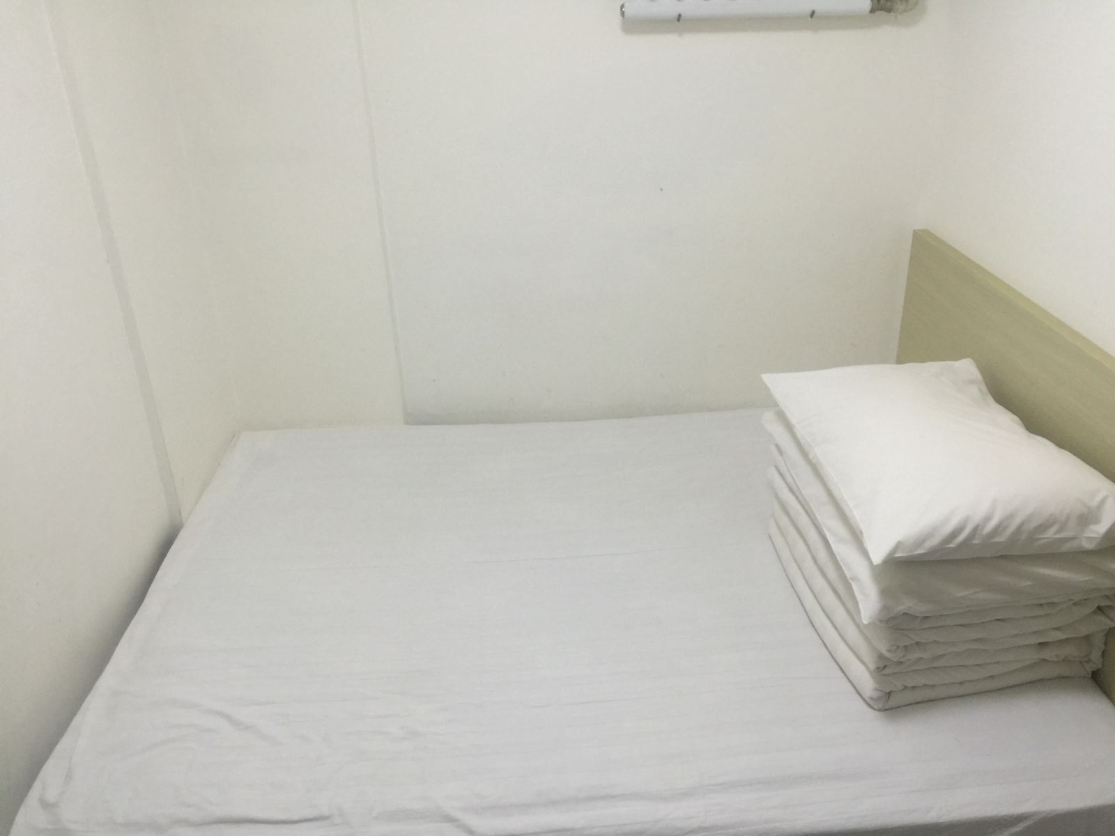 普通大床房(公共卫浴)