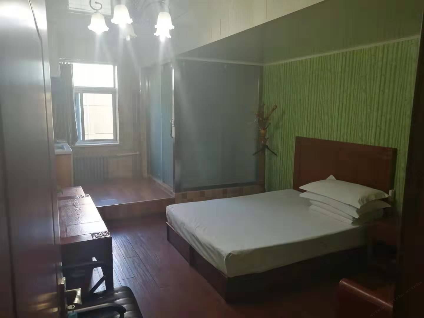 经济大床房