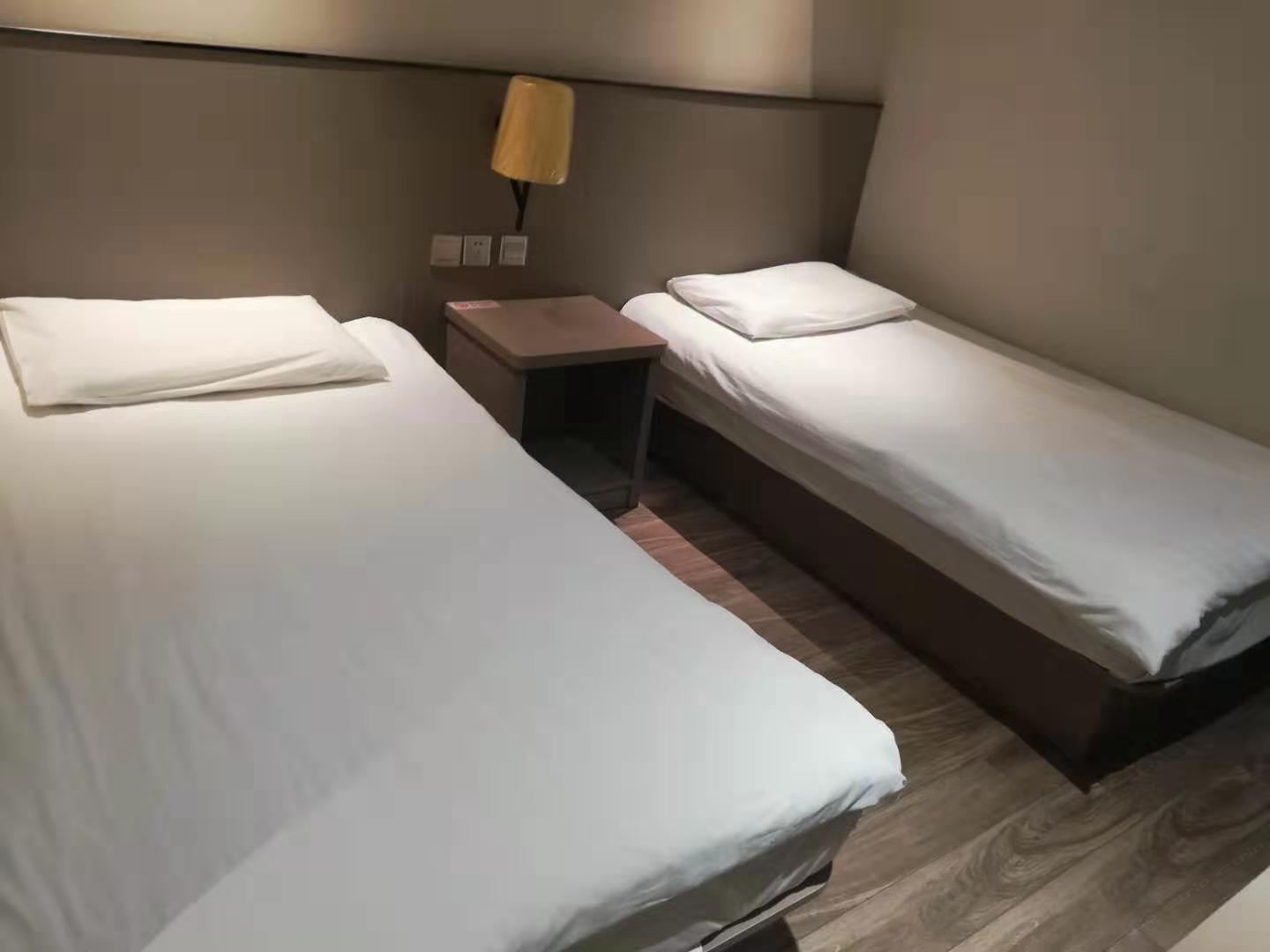 精装双床房