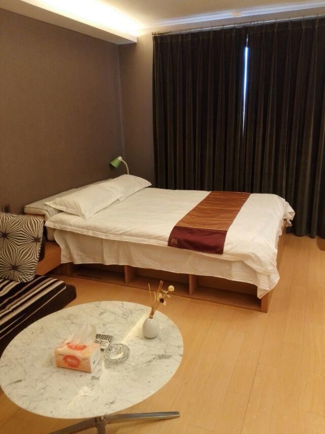 豪华大床房