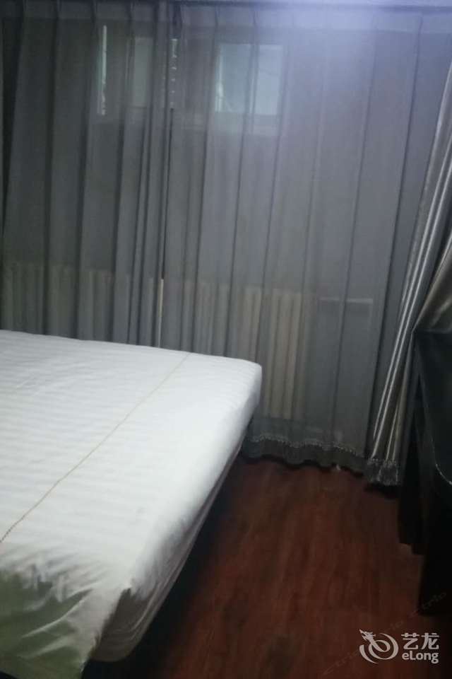 舒适大床房