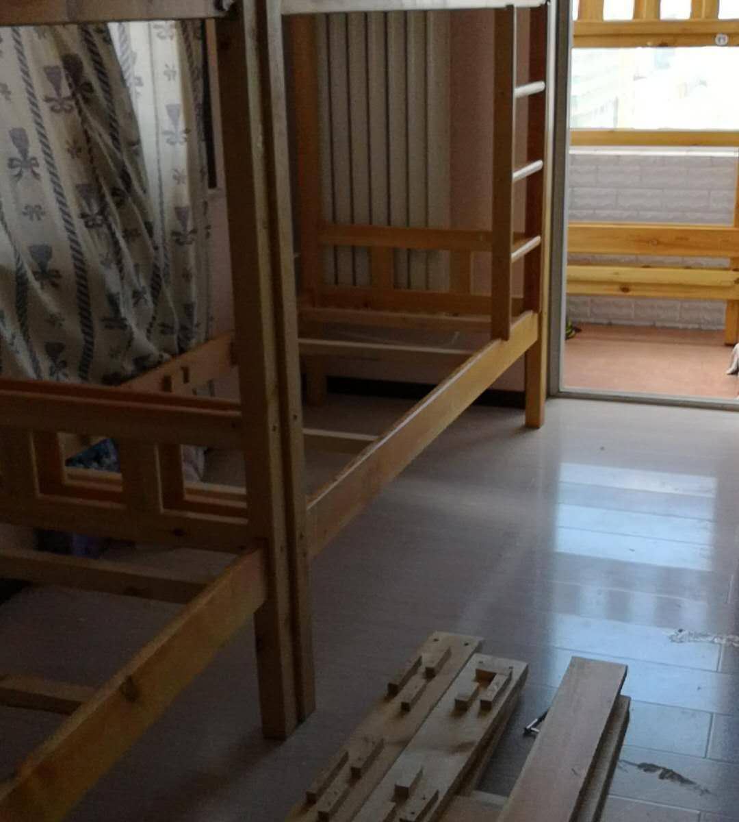 八人间床位