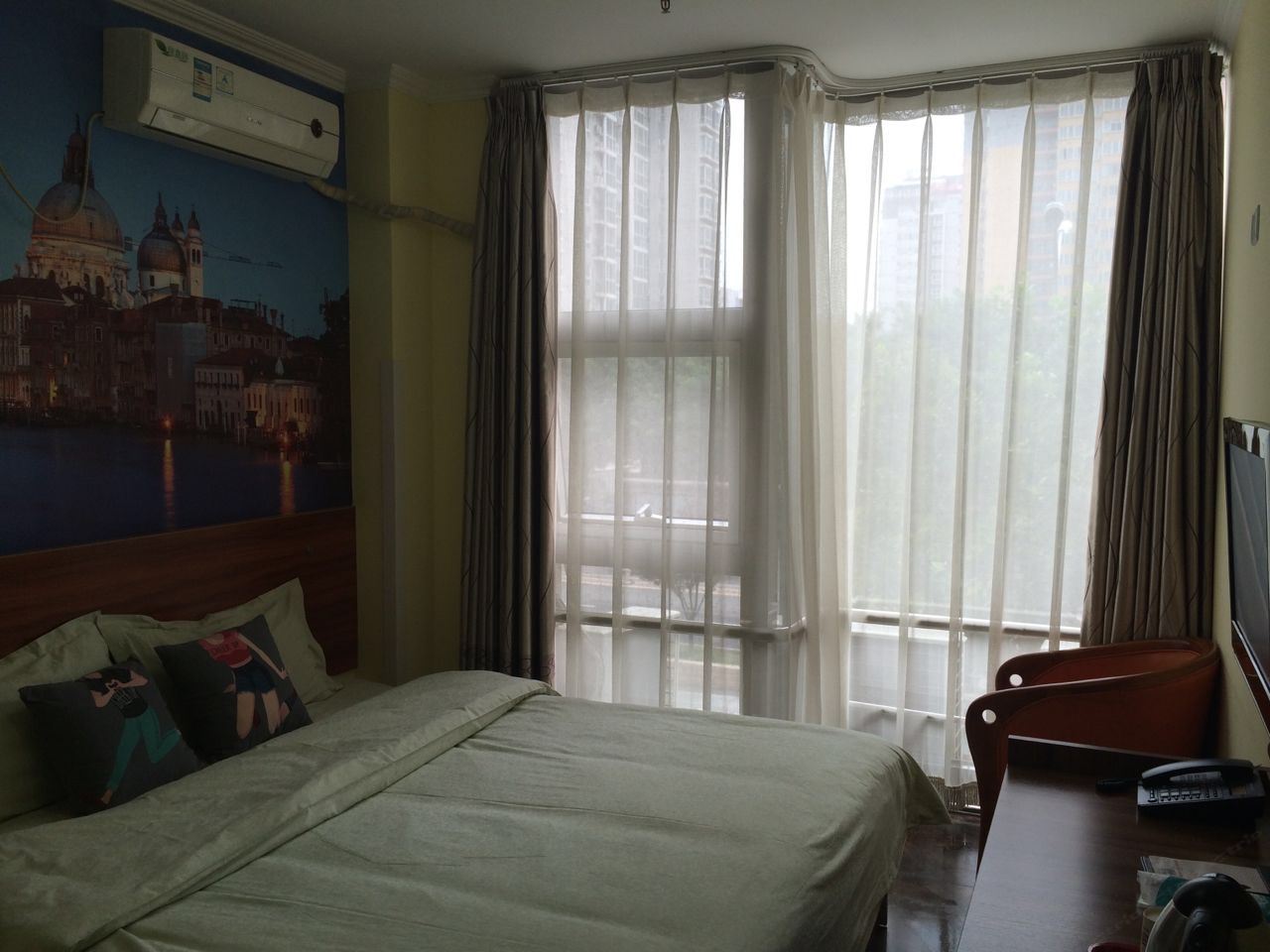 商务大床房