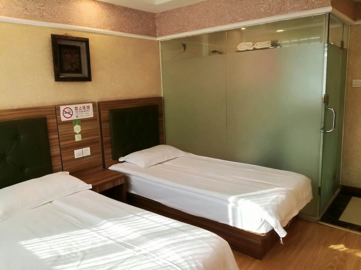 家庭间