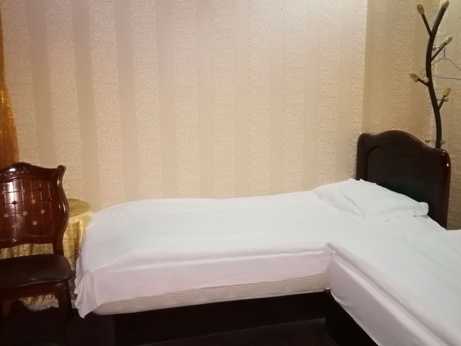 普通两人间(公共卫浴)(无窗)