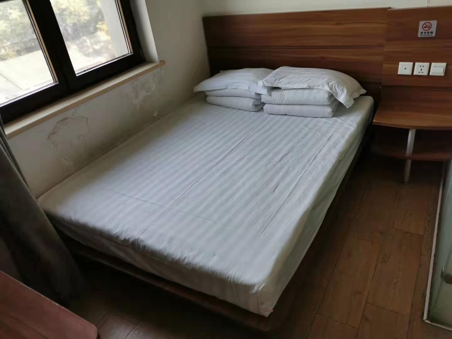 标准大床房