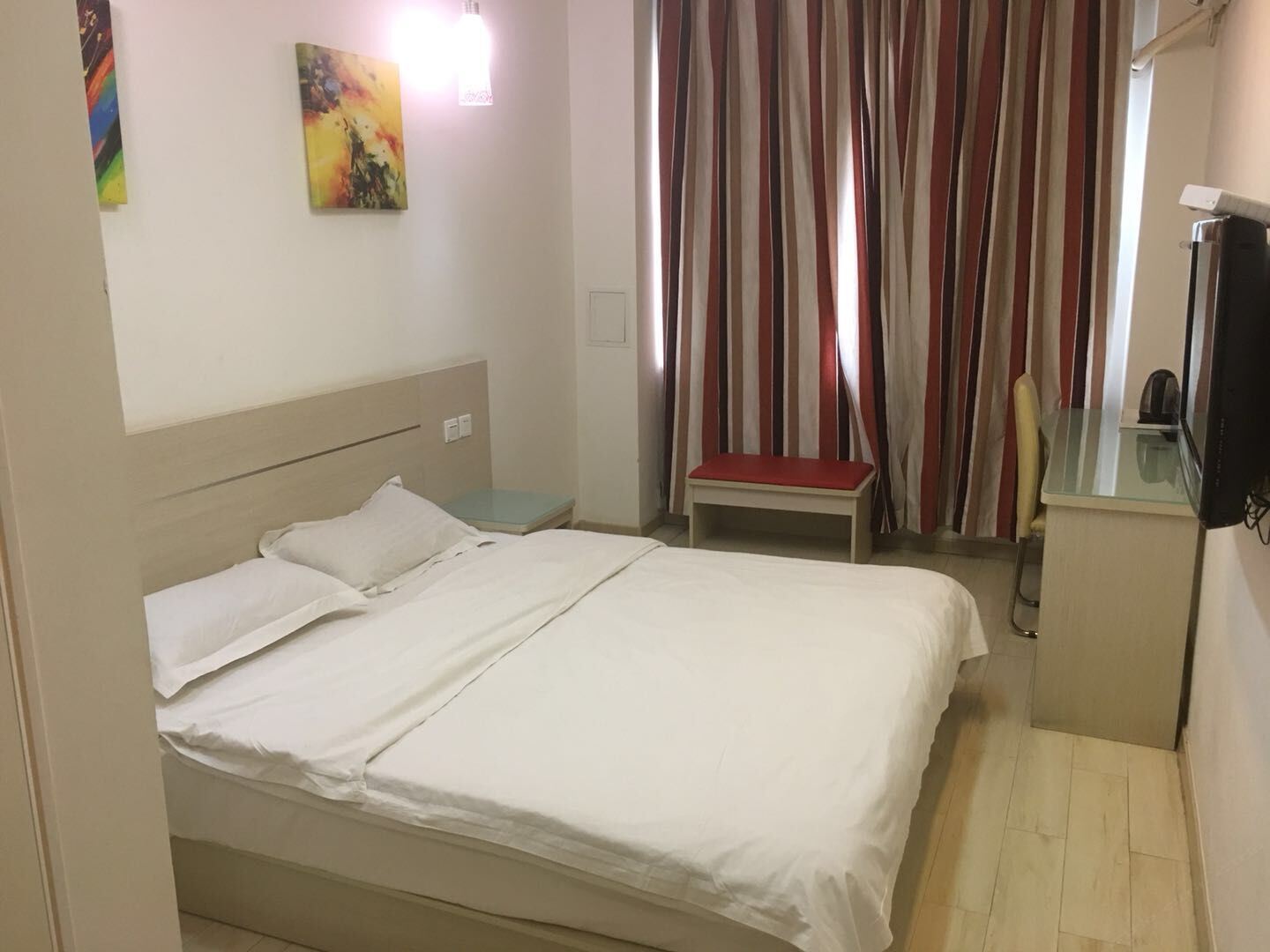 高级大床房