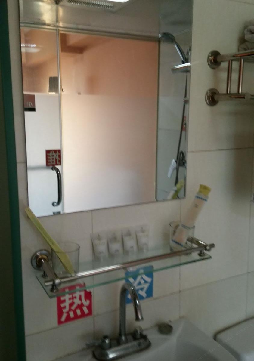 标准大床间