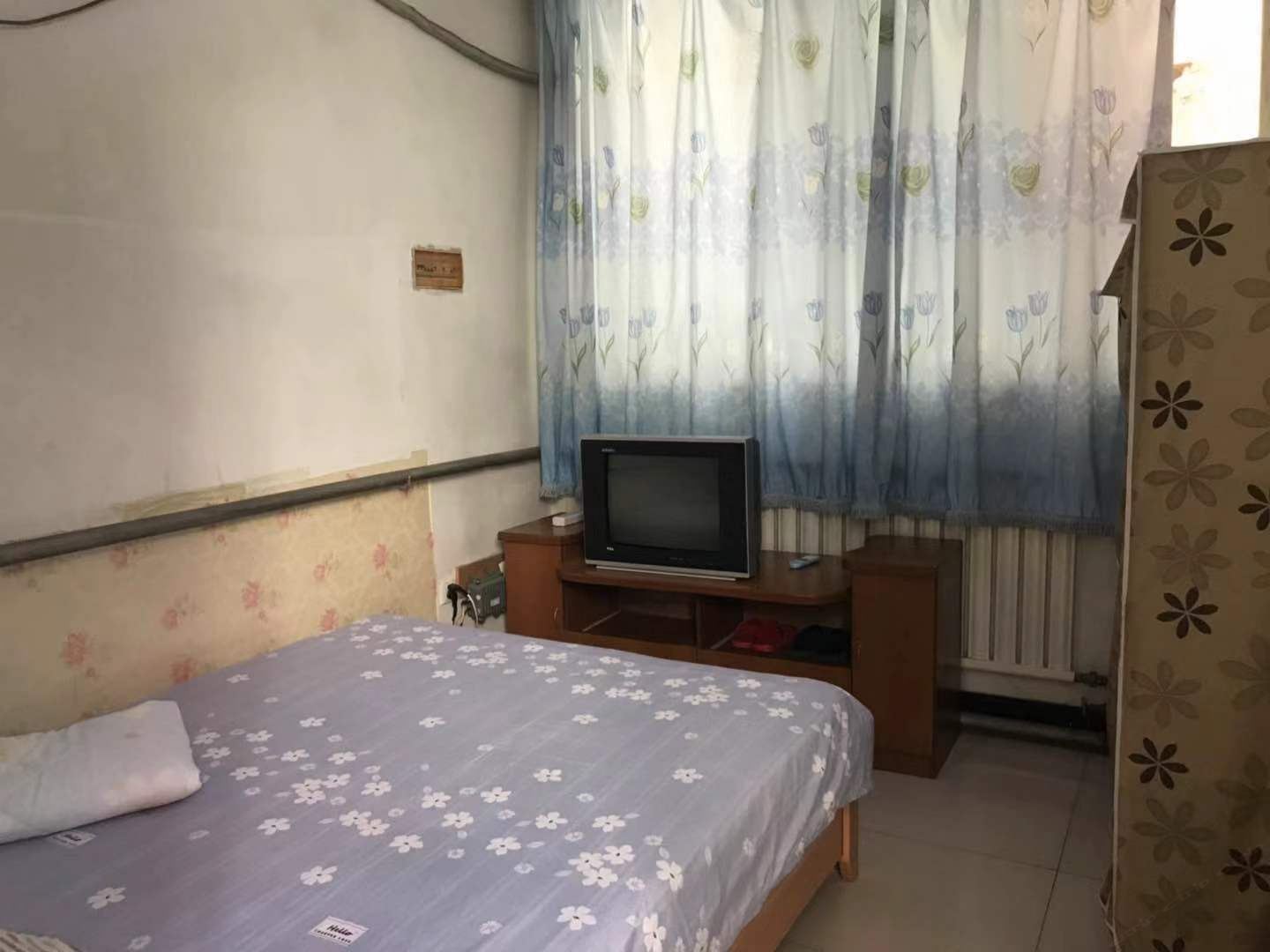 普通大床房（公共卫浴）