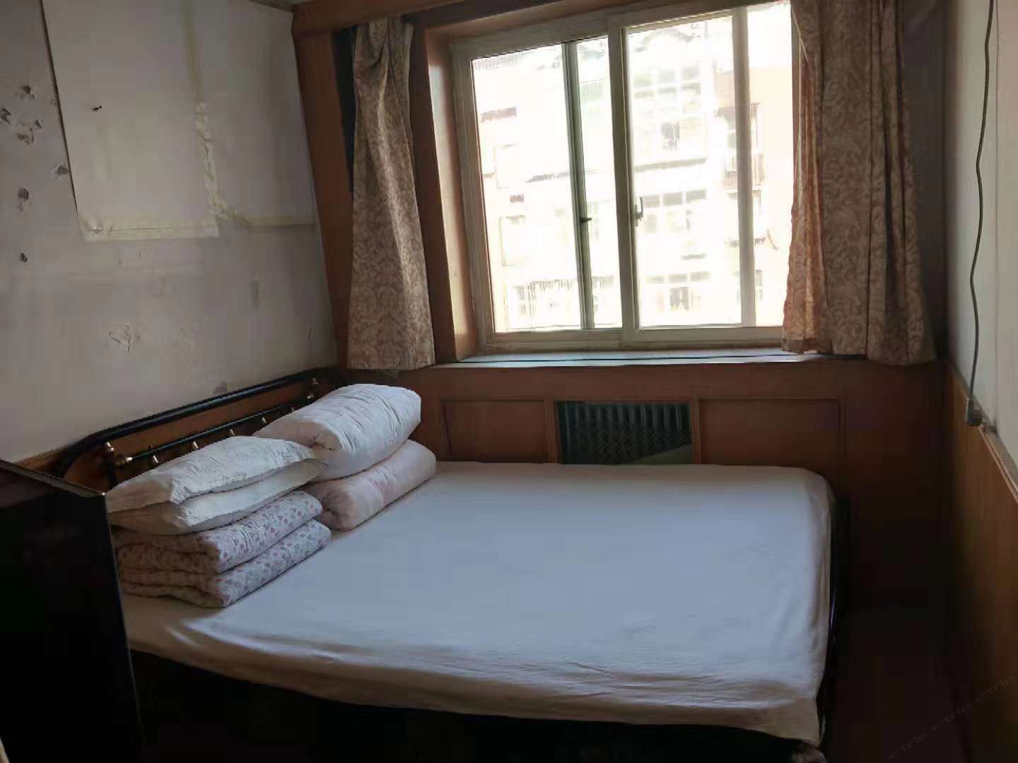 大床房(公共卫浴)