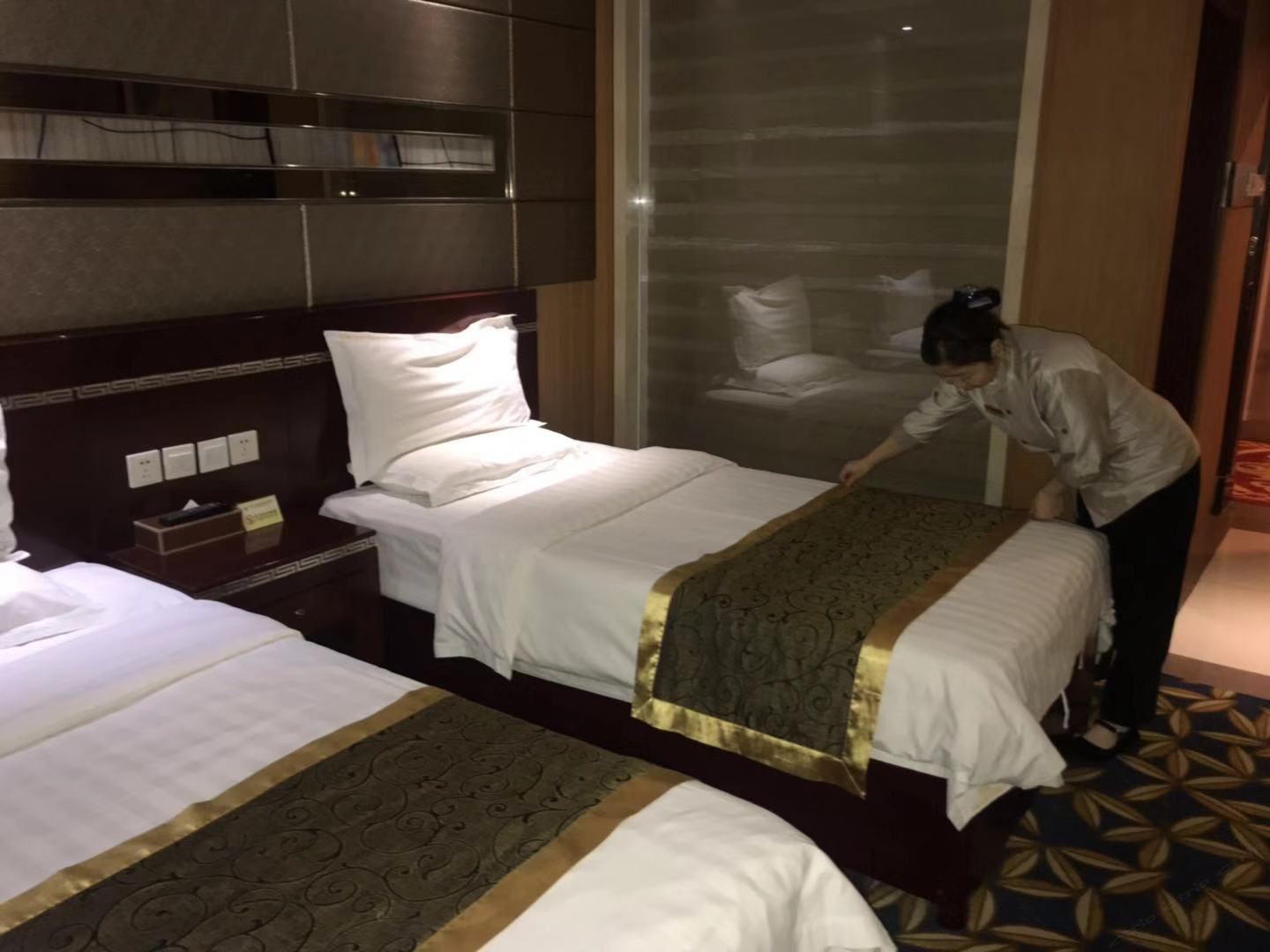 豪华标准间B半地下