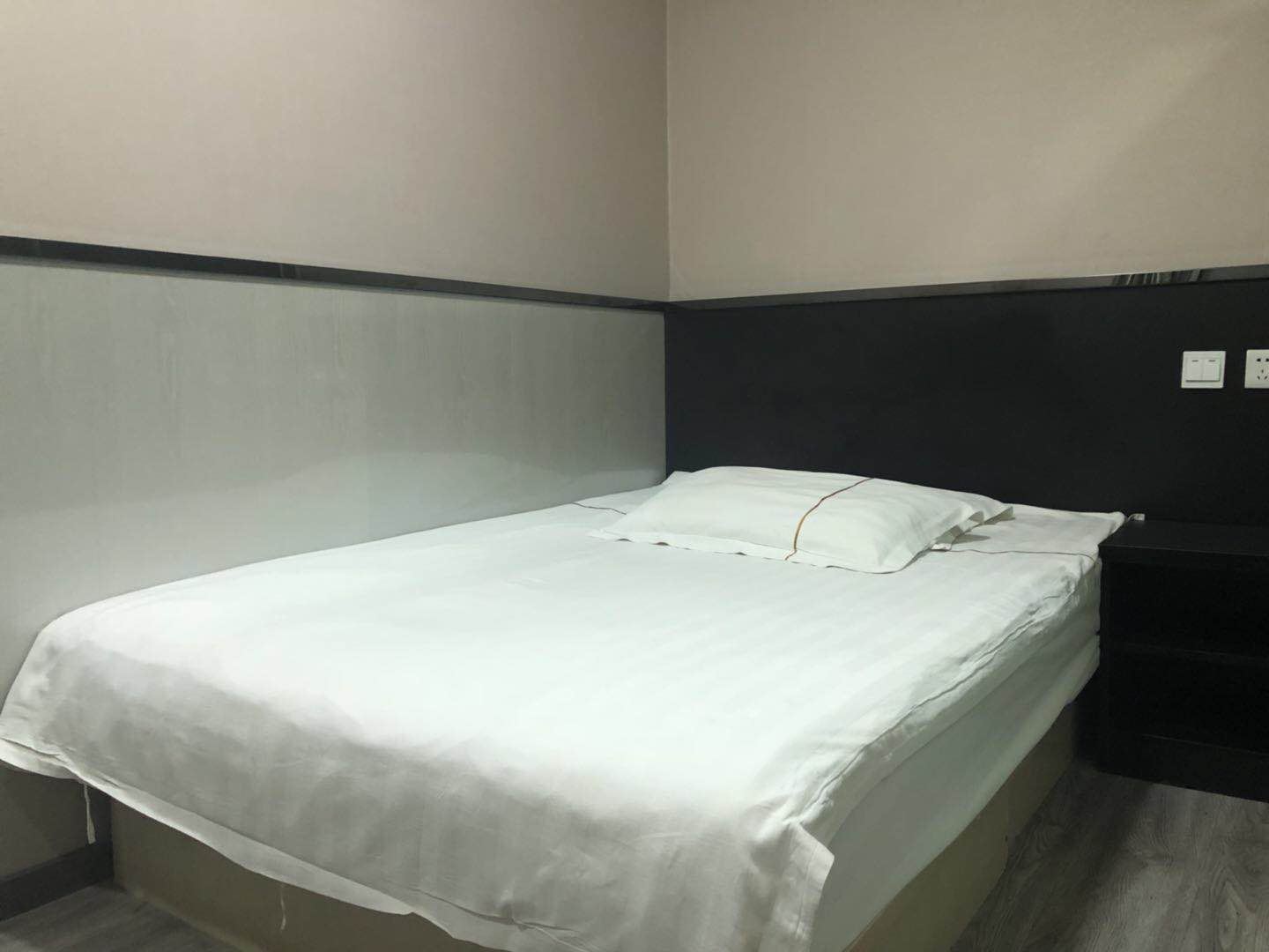 大床房B(无窗)