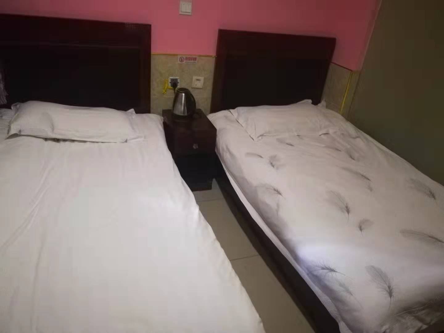 标准双床房