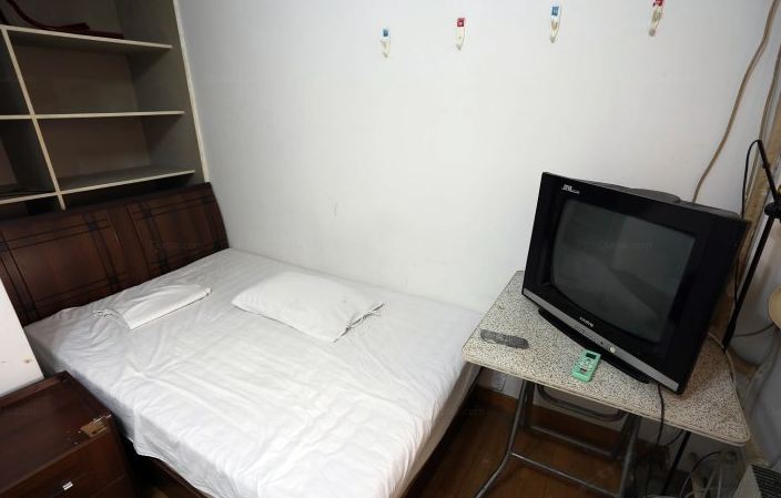 大床房(公共卫浴)