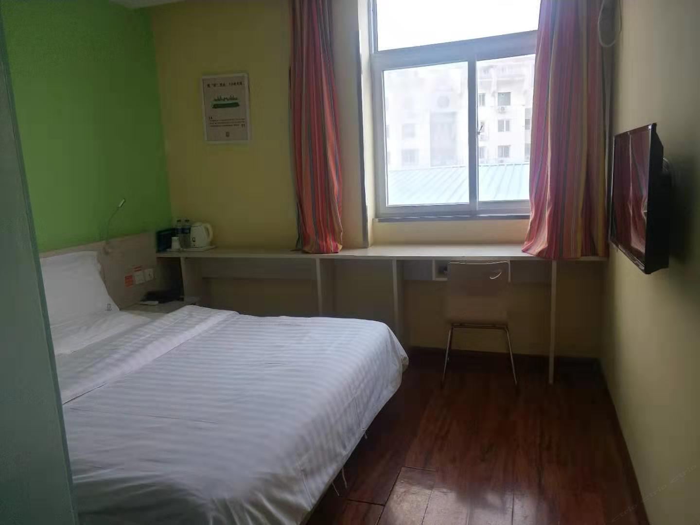 高级大床房