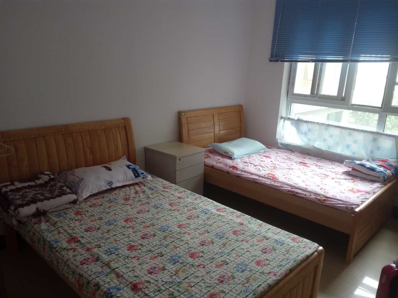舒适双床间
