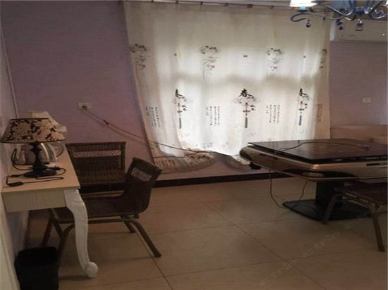 棋牌三人间