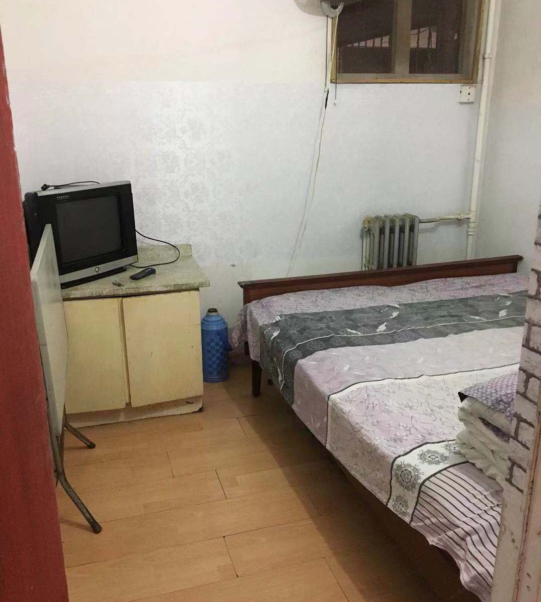 经济大床房(公共卫浴)