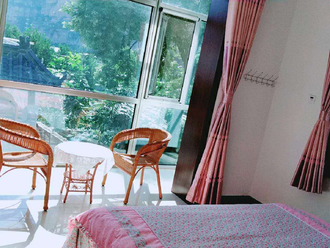 豪华观山大床房