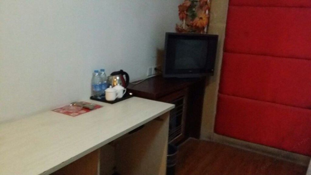 经济大床房