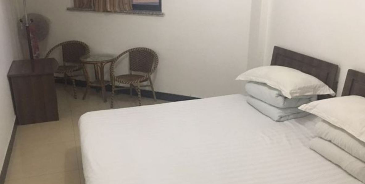 普通大床房(公共卫浴)
