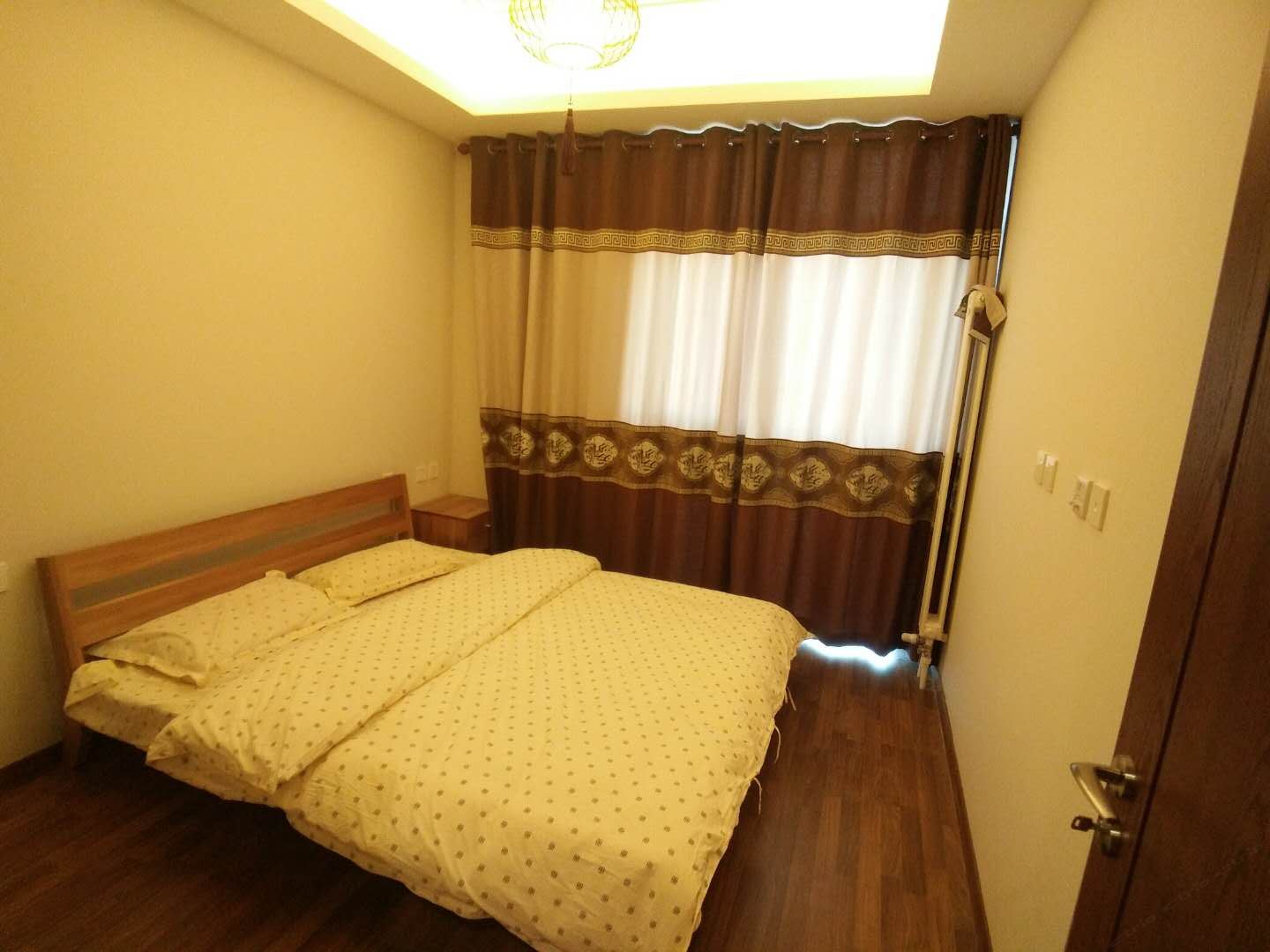 精装修商务大床房
