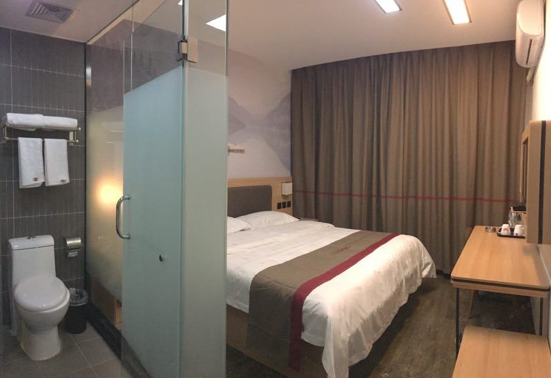高级大床房