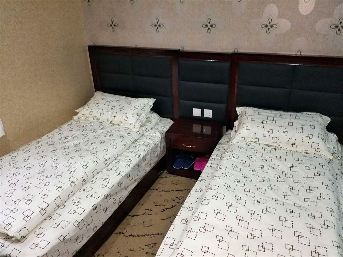 标准双床房