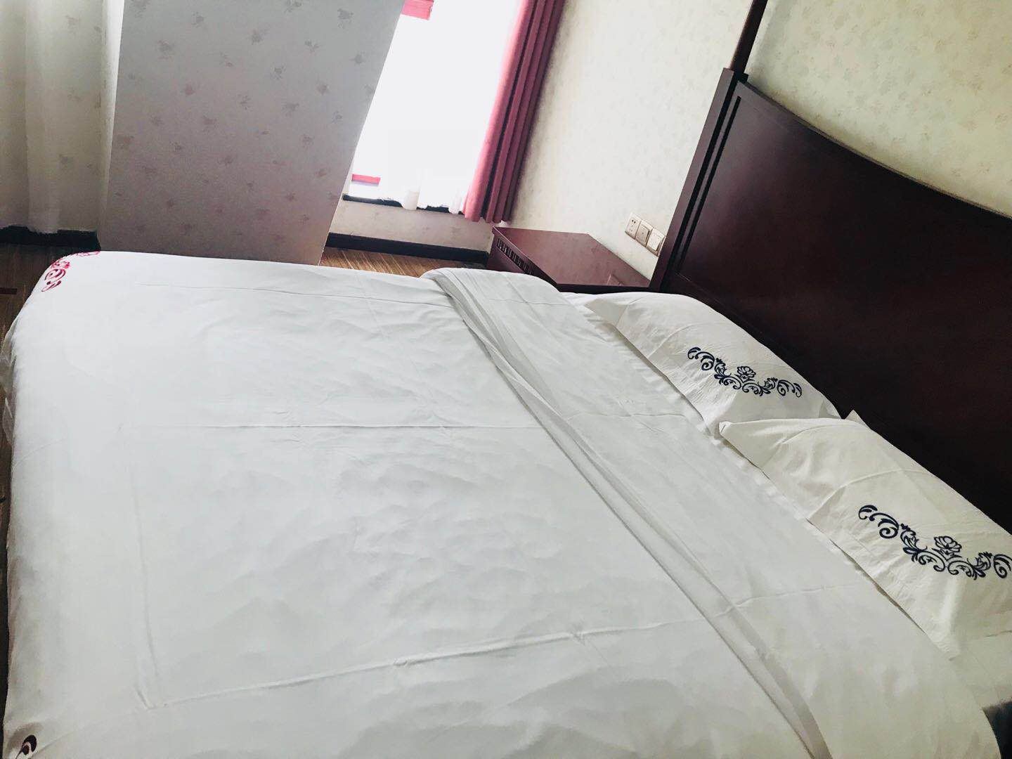 豪华大床房