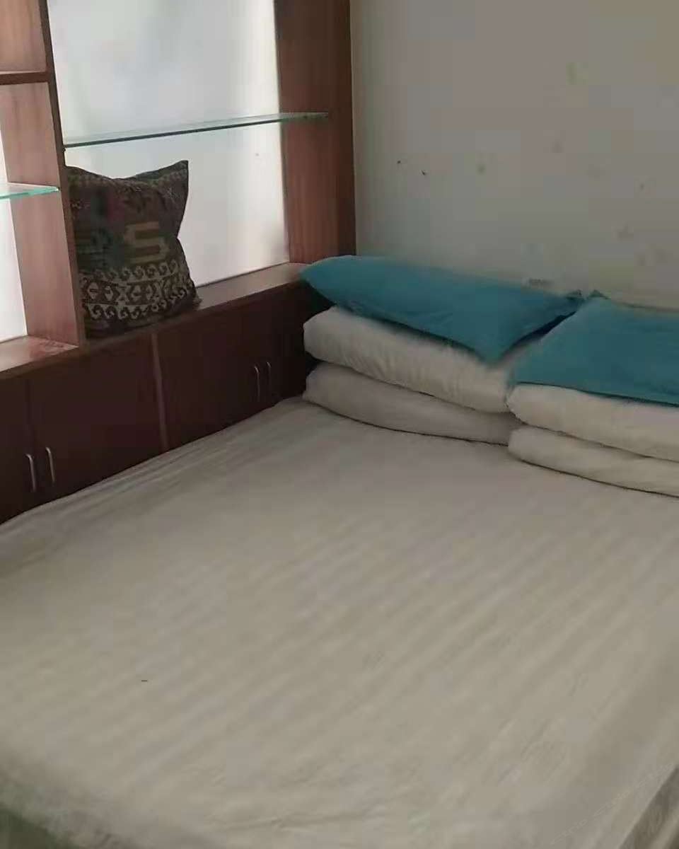 双人间(床位)(公共卫浴)