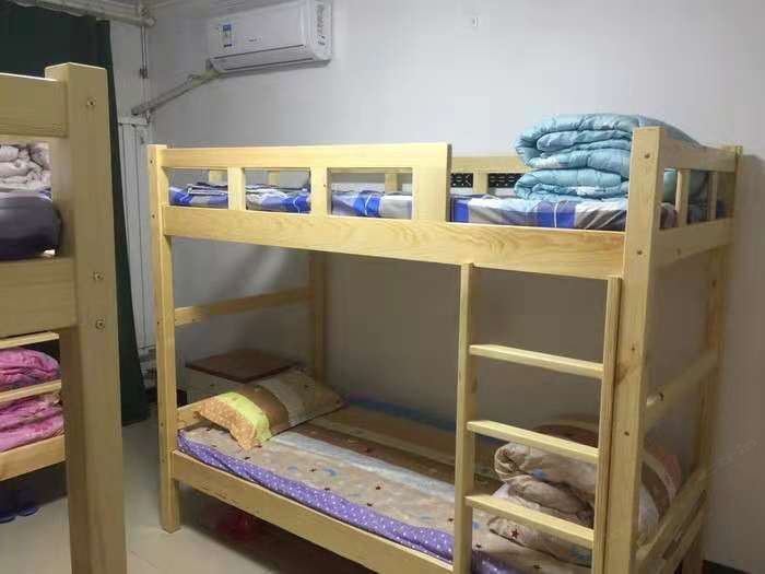 六人间(床位)(公共卫浴)