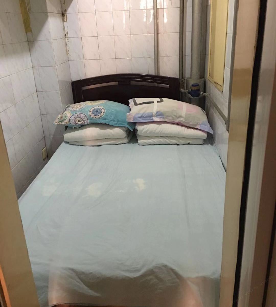 单人间(无窗)(公共卫浴)