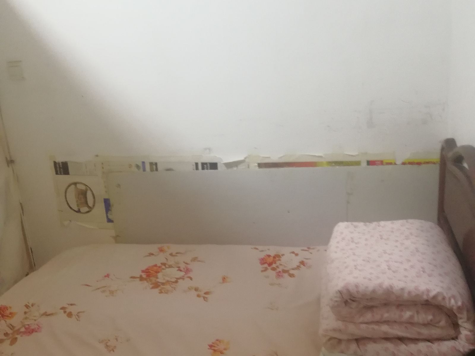 软格单人间(无窗)(公共卫浴)