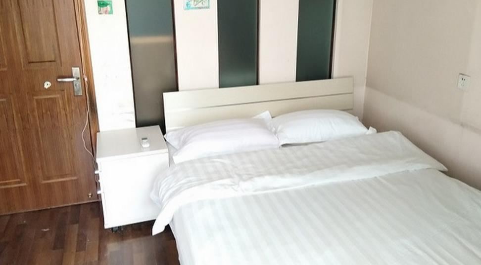 经济大床房B(公共卫浴)