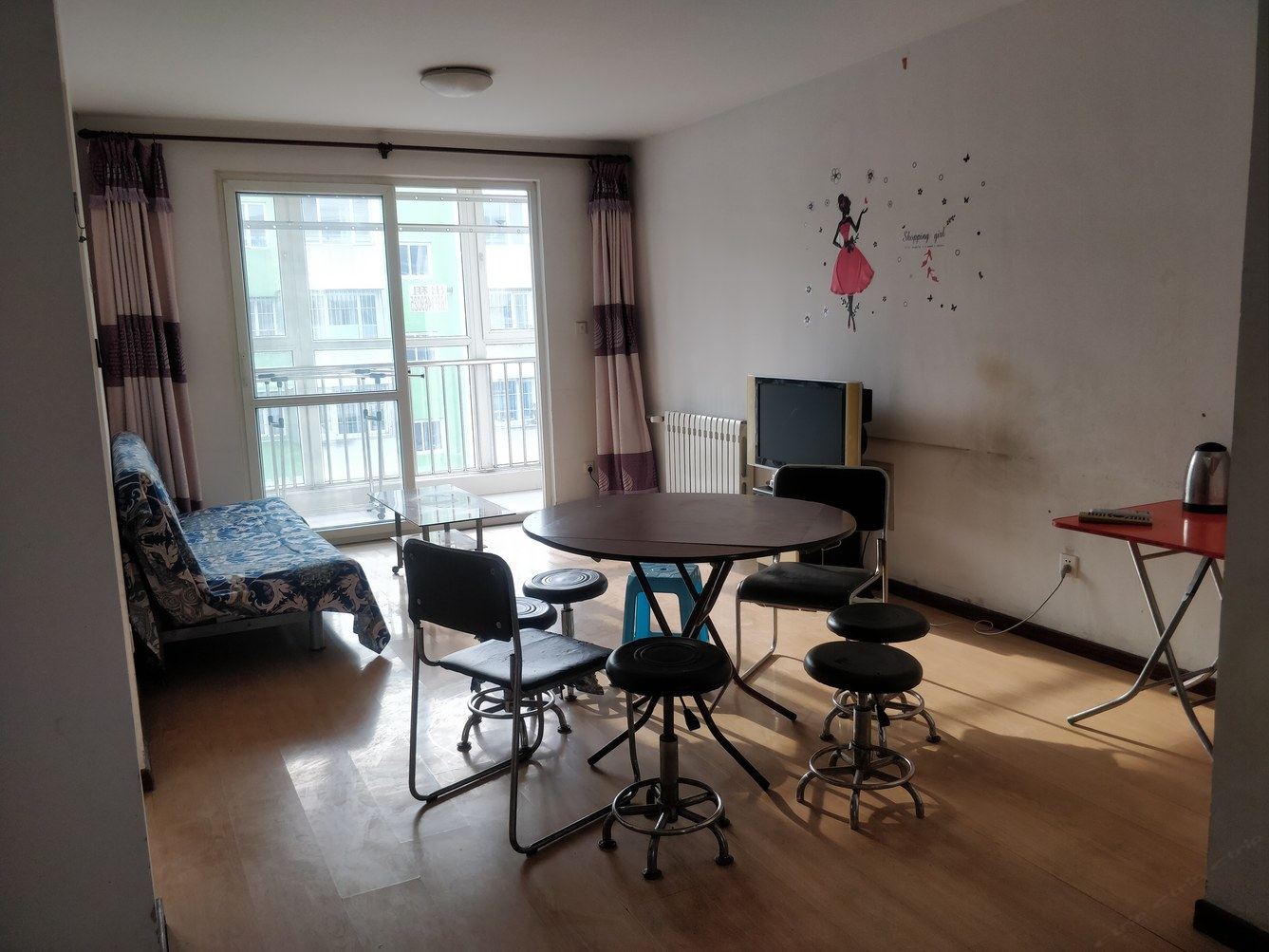 阳光二室一厅套房