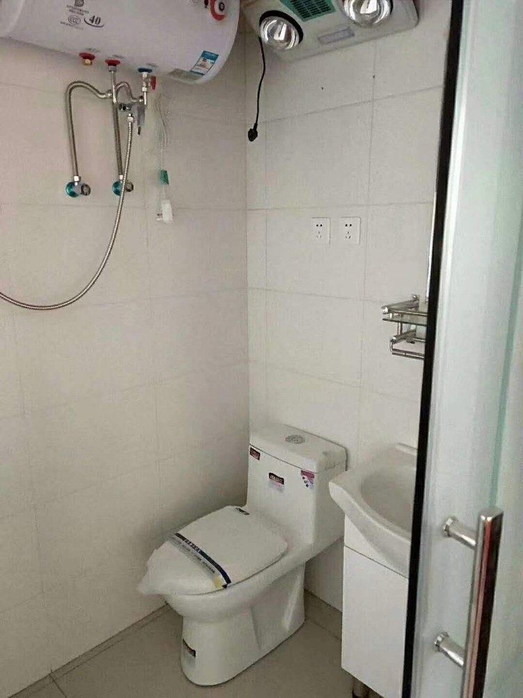 精装一室大床房