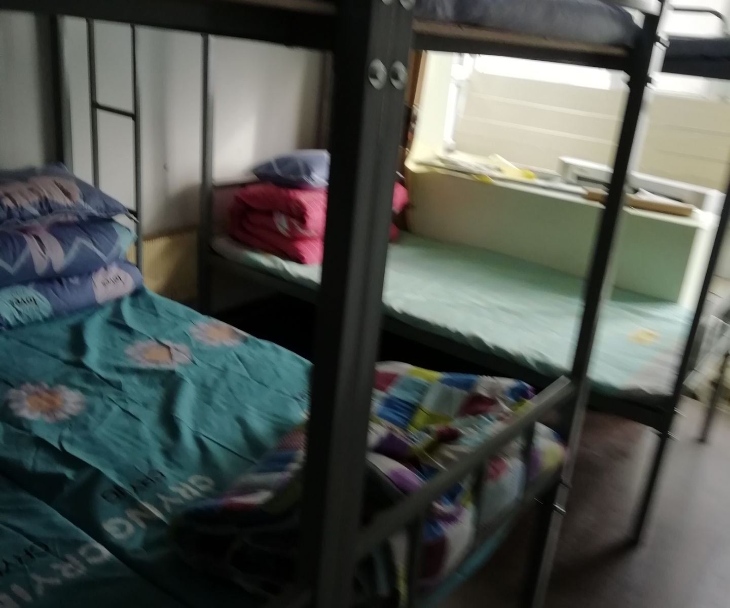 多人间(床位房)(公共卫浴)