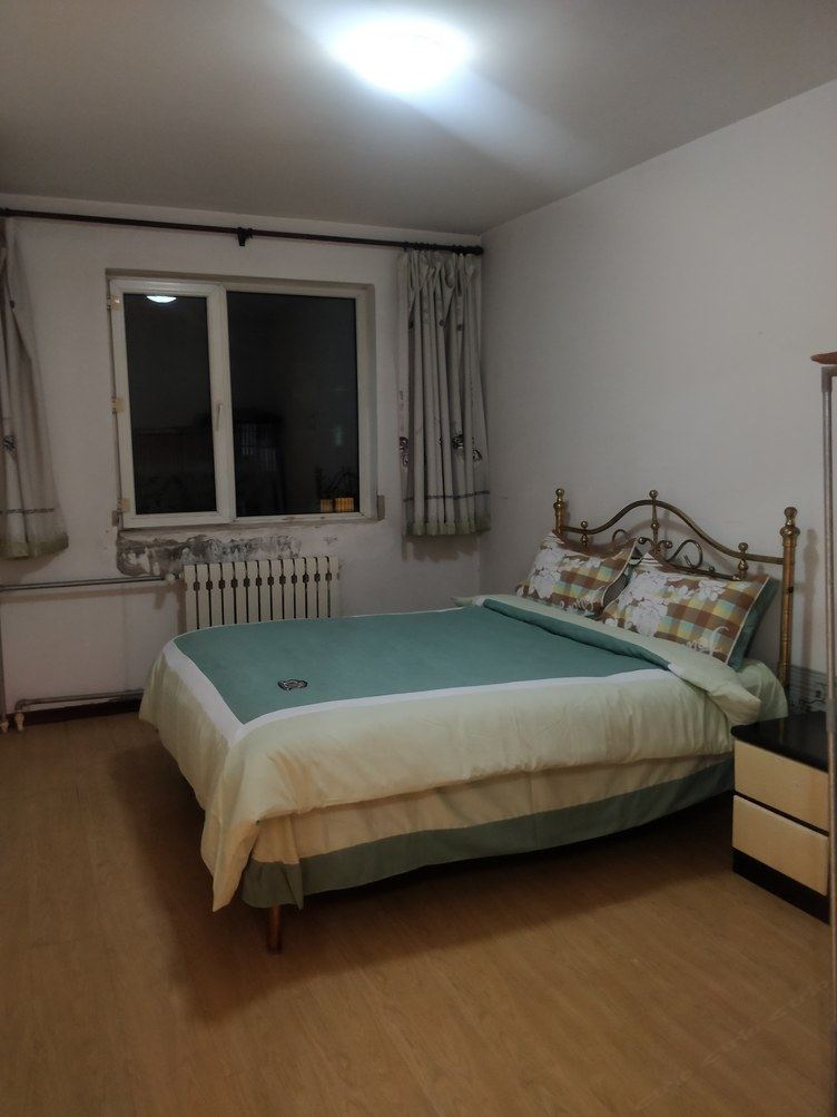 阳光二室一厅套房