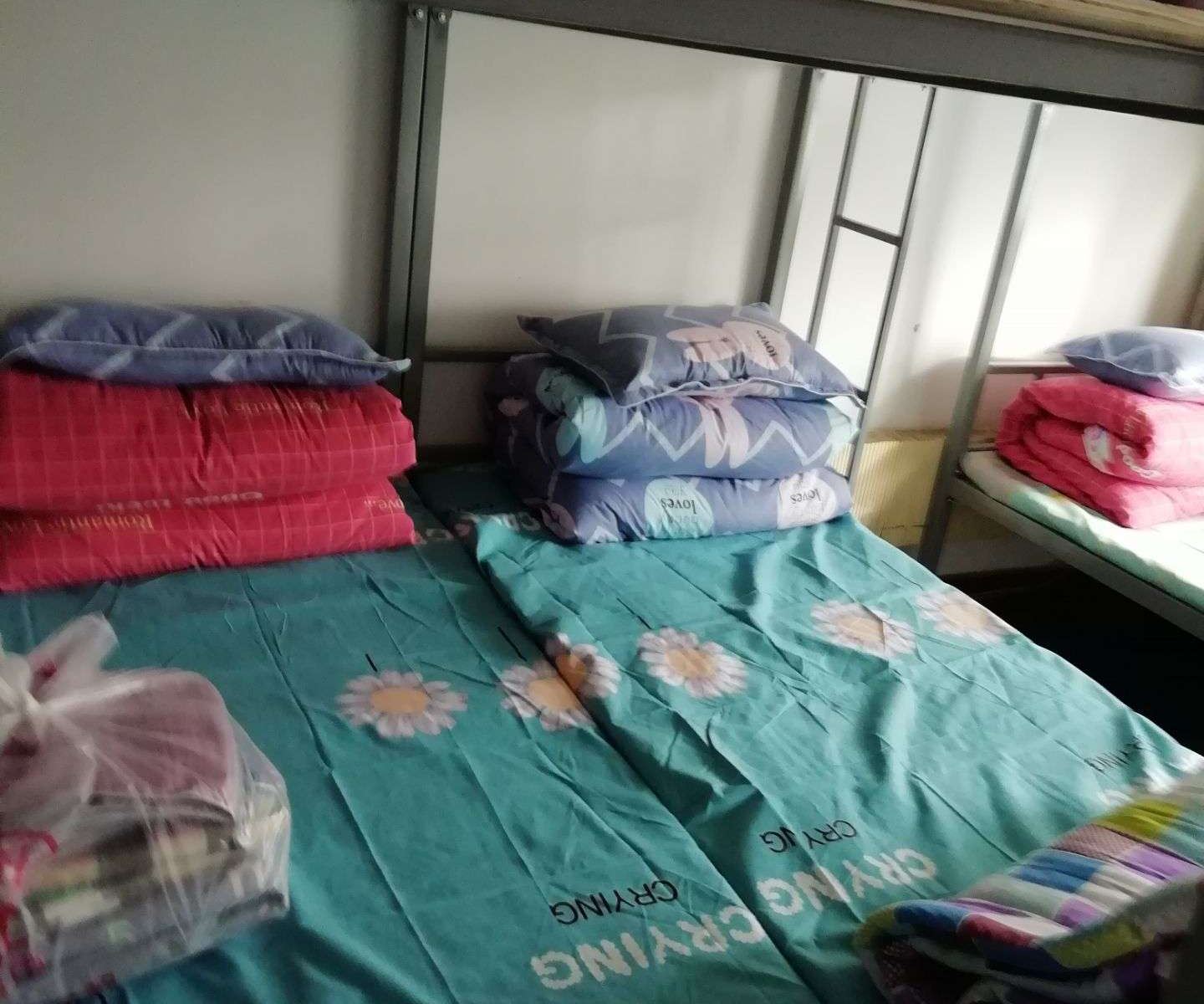 多人间(床位房)(公共卫浴)
