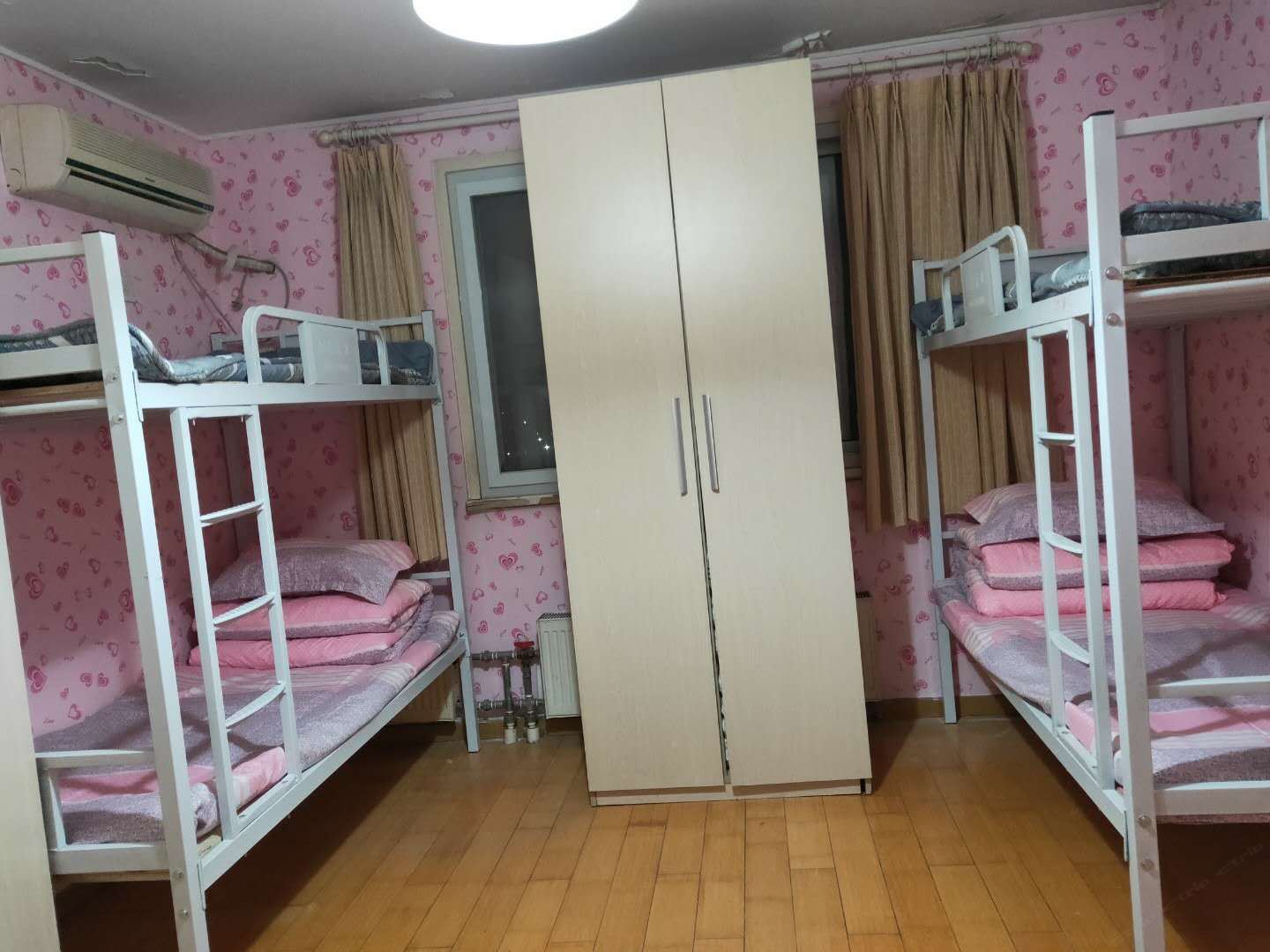 温馨四人间(床位房)