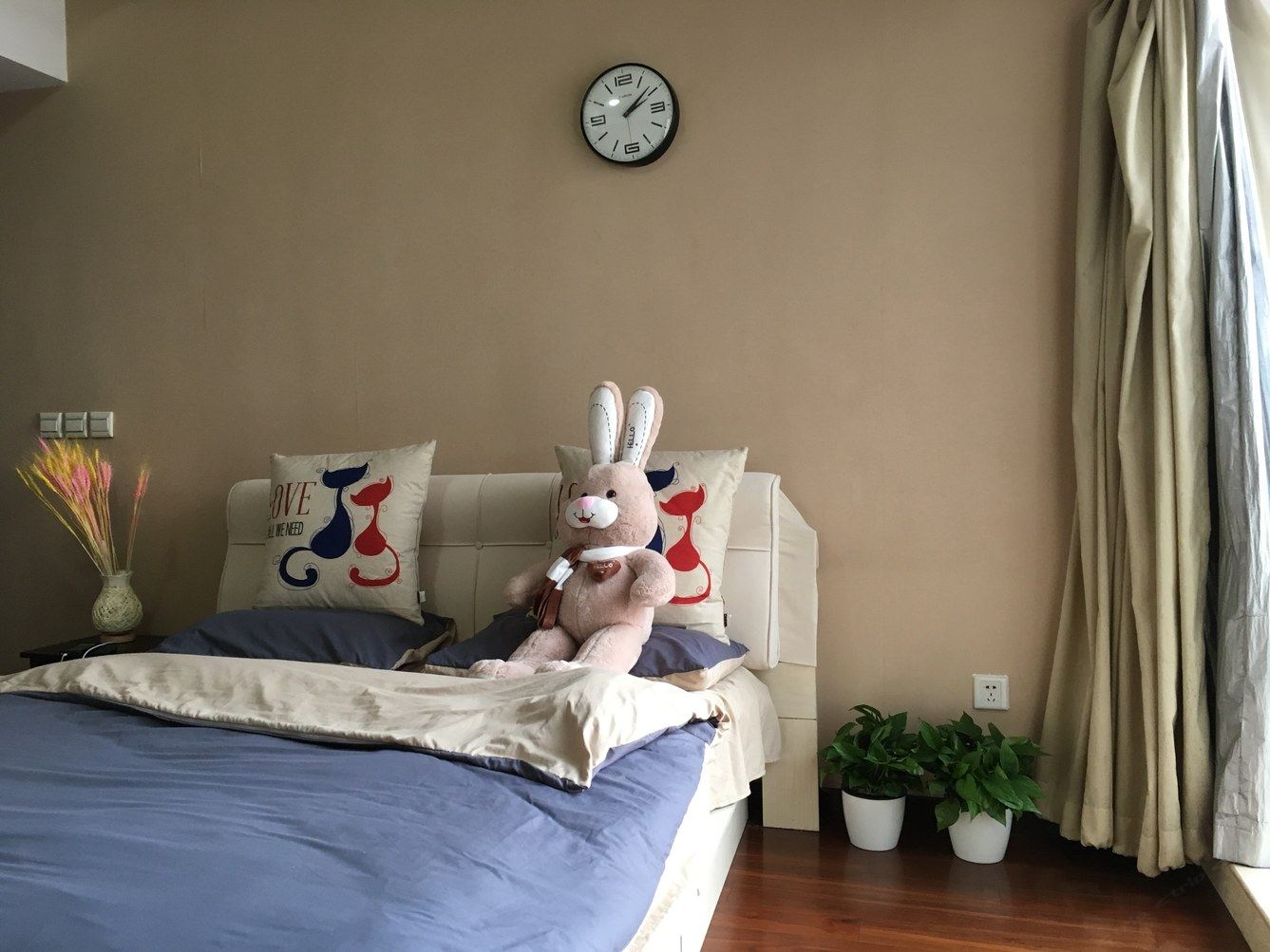 程序媛小屋 地铁站100米 海