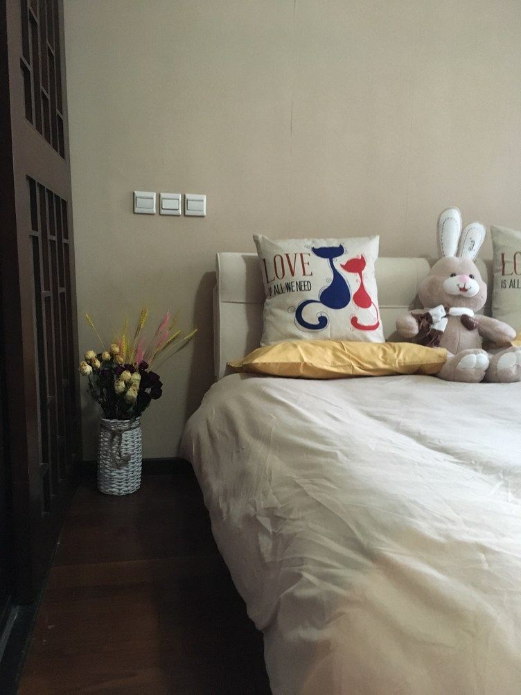 程序媛小屋 地铁站100米 海