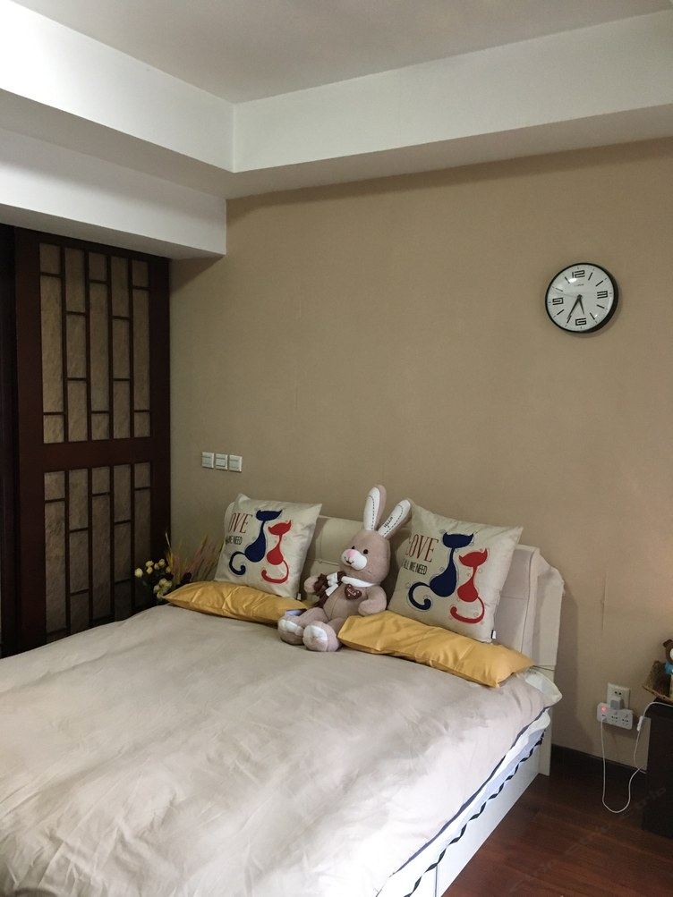 程序媛小屋 地铁站100米 海