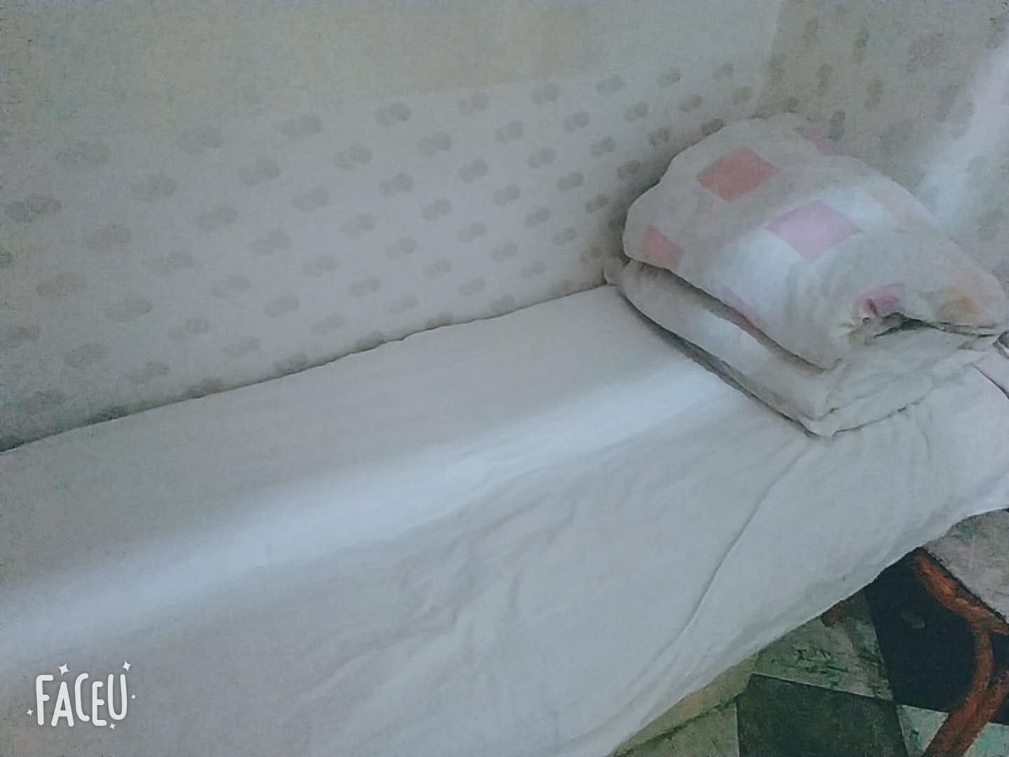 单人间A(无窗)(公共卫浴）