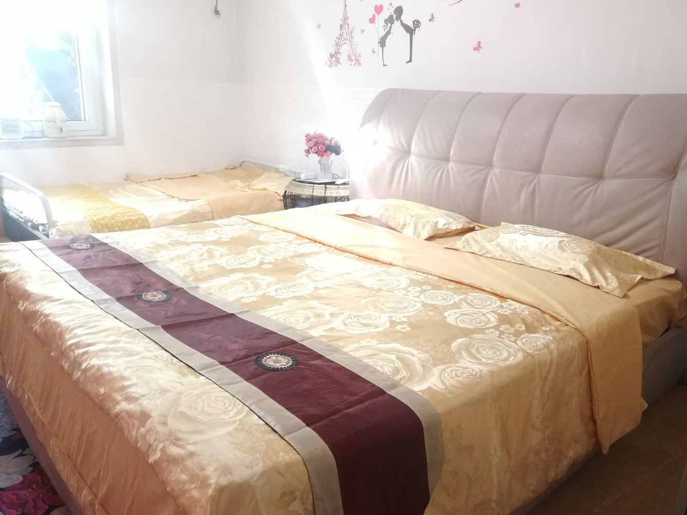 温馨三室三床房